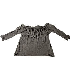 Grey ruffled quarter length sleeve top